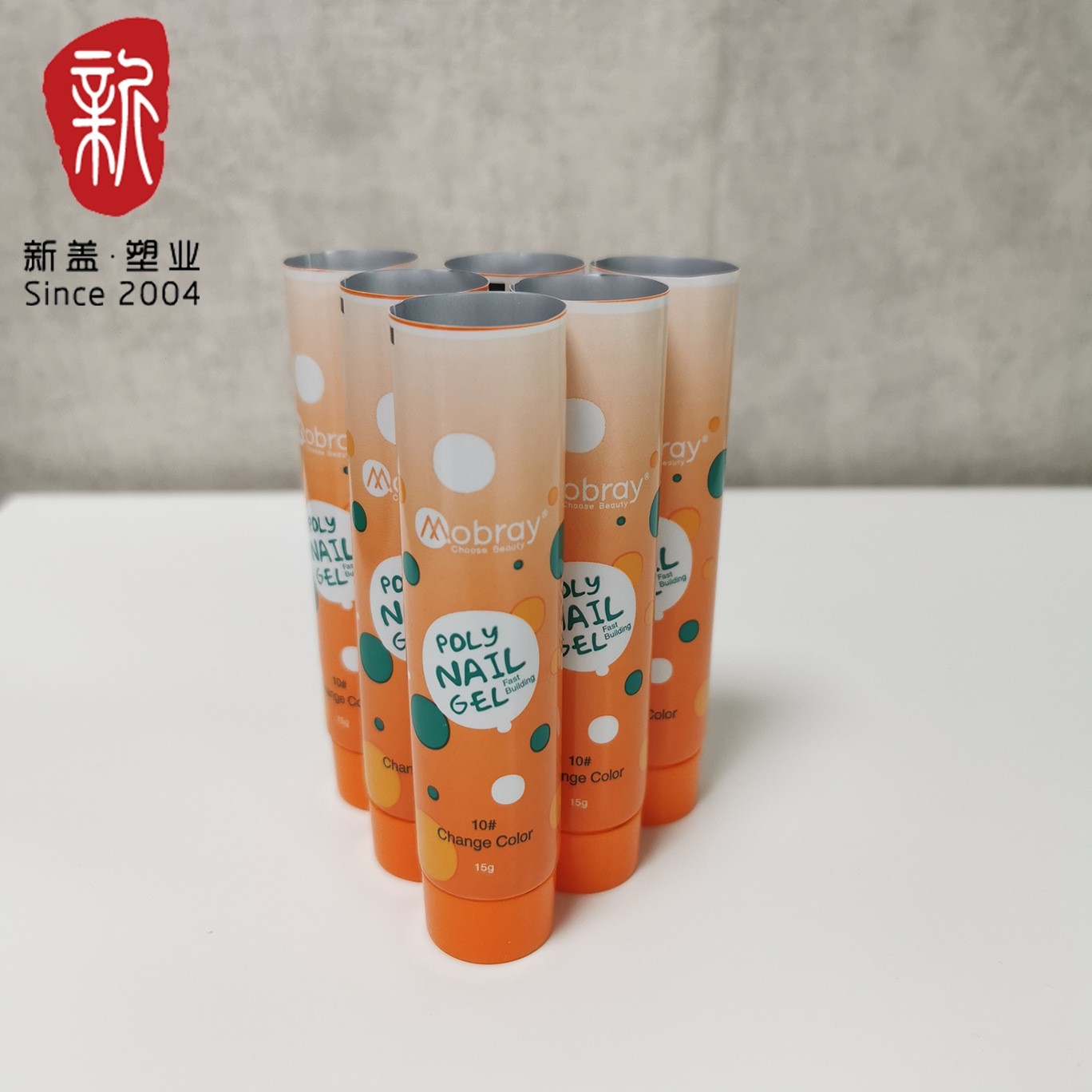 22铝塑颜料管配旋盖